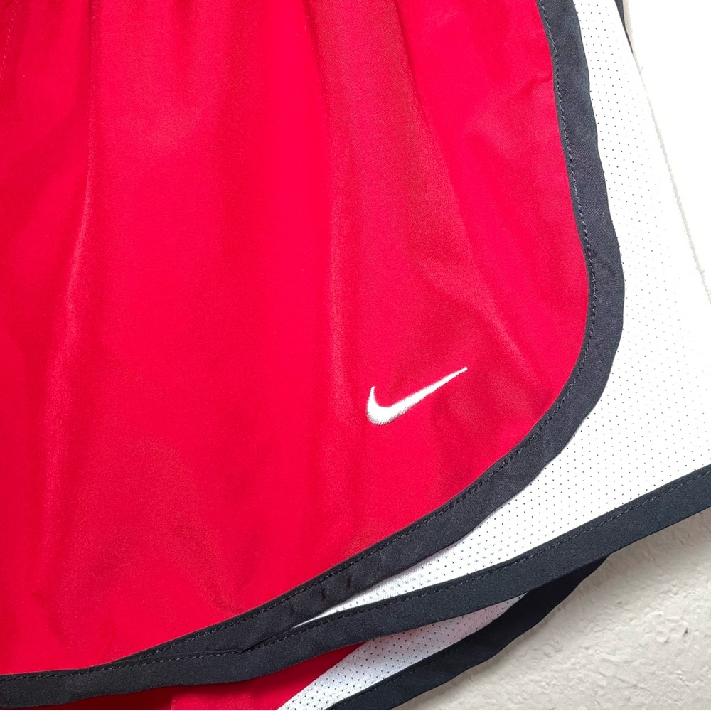Nike Dri-Fit Tempo Lined Running Shorts Women's Size Medium Red - Picture 2 of 8